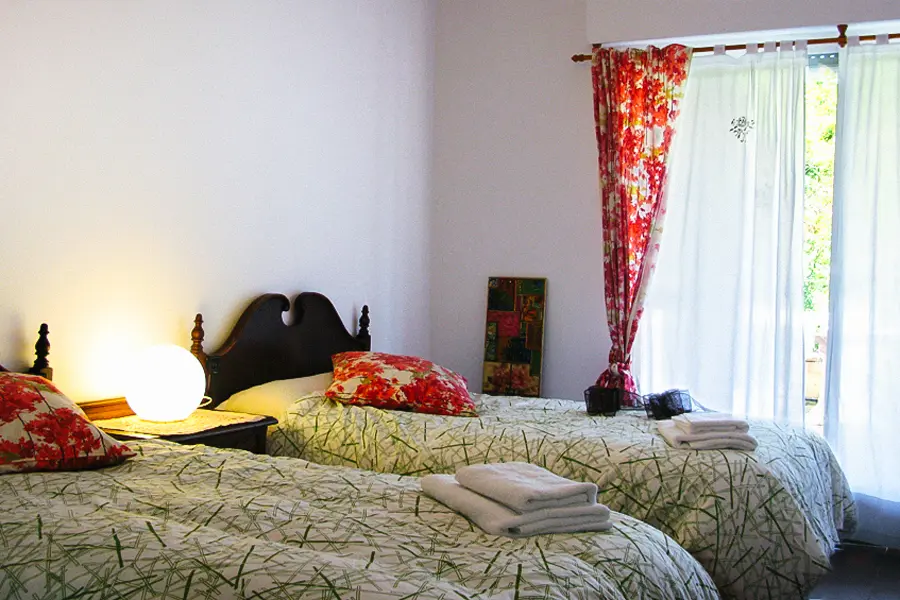 Dormitorio doble preparado para los huéspedes